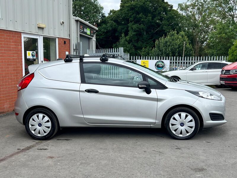 FORD FIESTA VAN