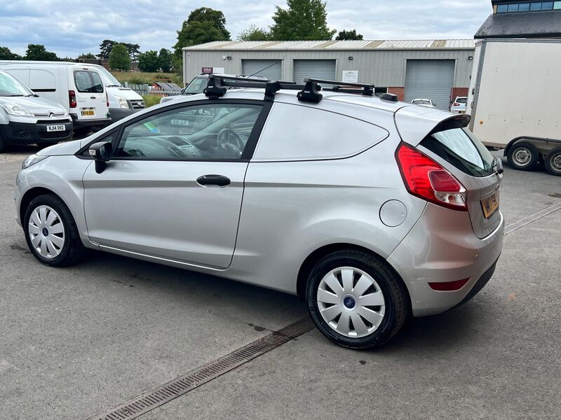 FORD FIESTA VAN