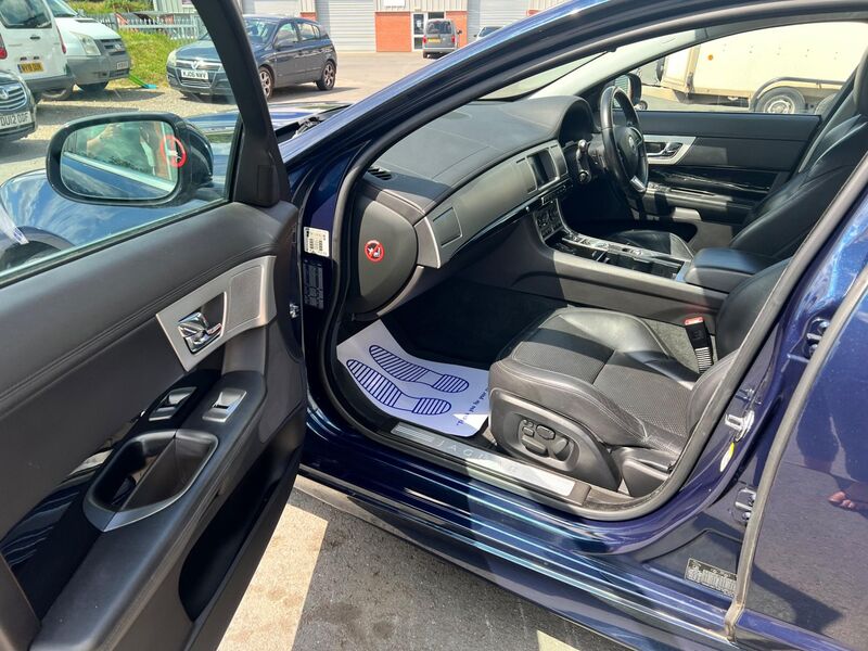 JAGUAR XF