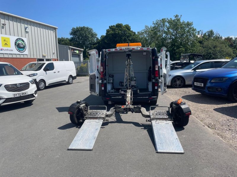 VAUXHALL VIVARO