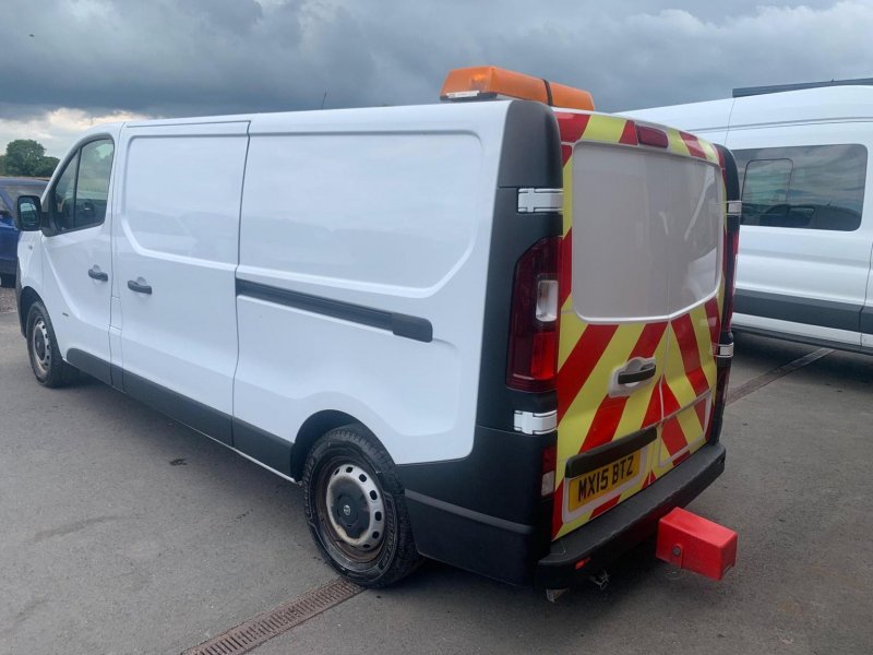 VAUXHALL VIVARO