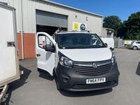 VAUXHALL VIVARO