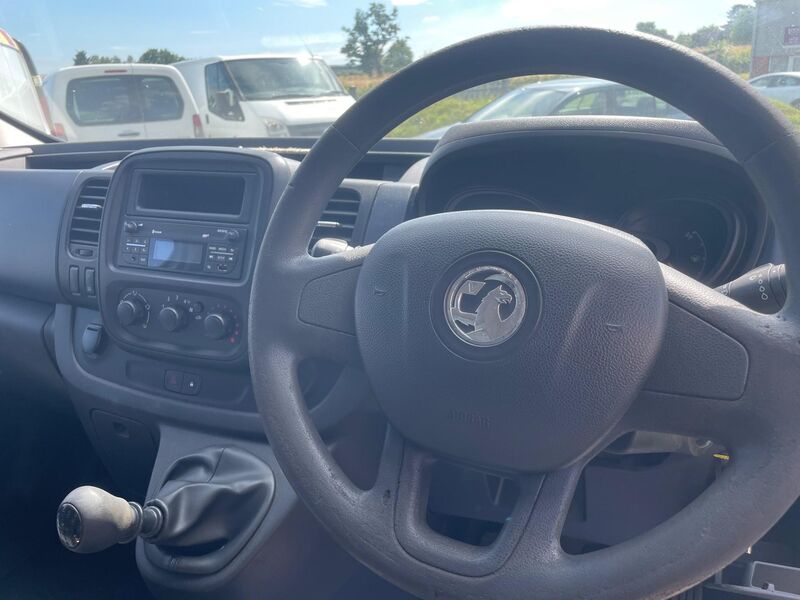 VAUXHALL VIVARO