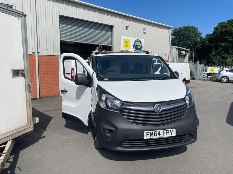 VAUXHALL VIVARO