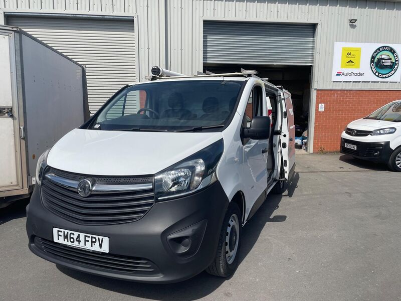VAUXHALL VIVARO