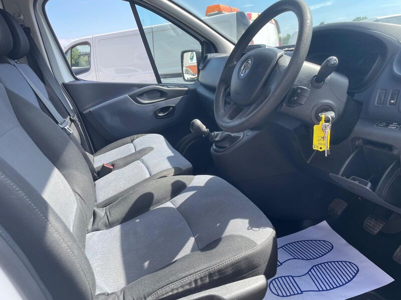 VAUXHALL VIVARO