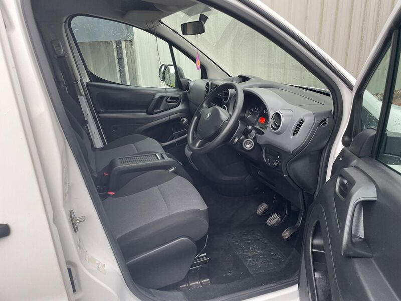PEUGEOT PARTNER