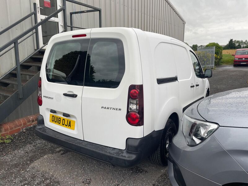 PEUGEOT PARTNER