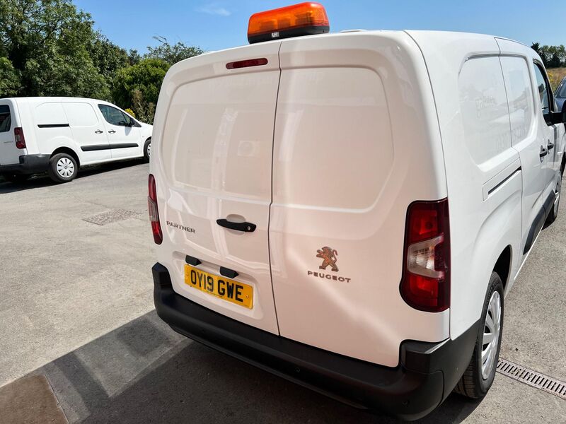 PEUGEOT PARTNER