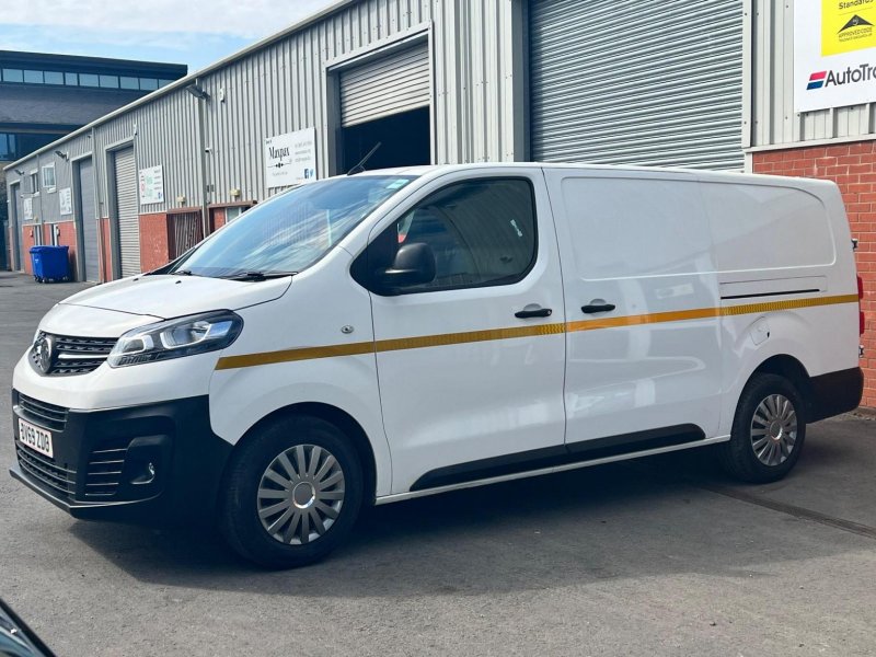VAUXHALL VIVARO