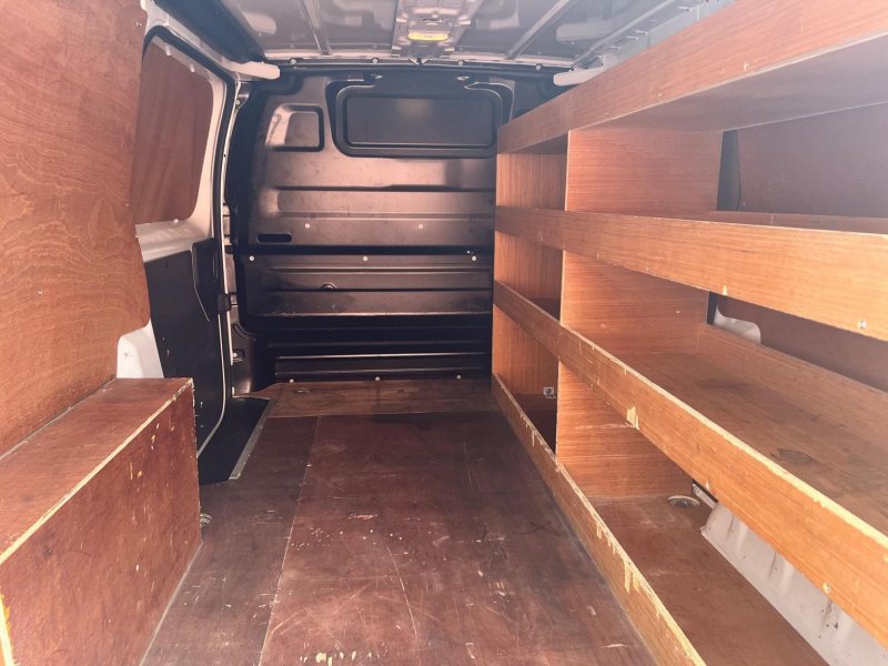 VAUXHALL VIVARO
