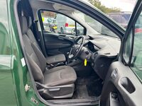 FORD TRANSIT COURIER