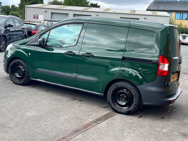 FORD TRANSIT COURIER