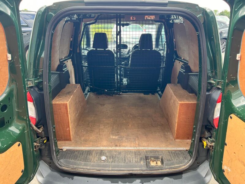 FORD TRANSIT COURIER