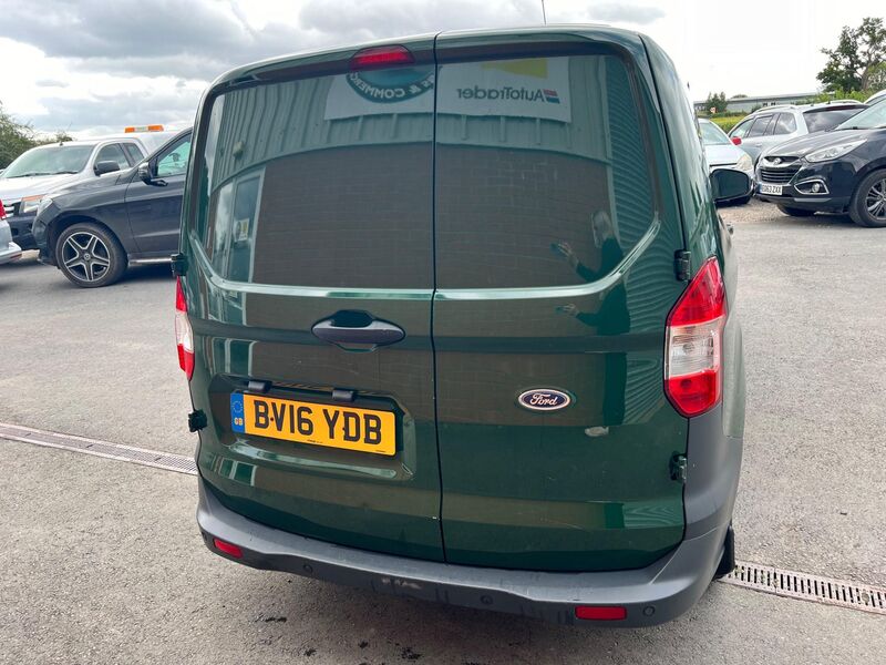 FORD TRANSIT COURIER