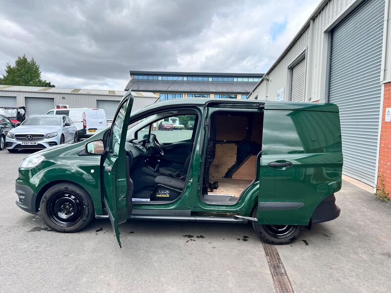 FORD TRANSIT COURIER