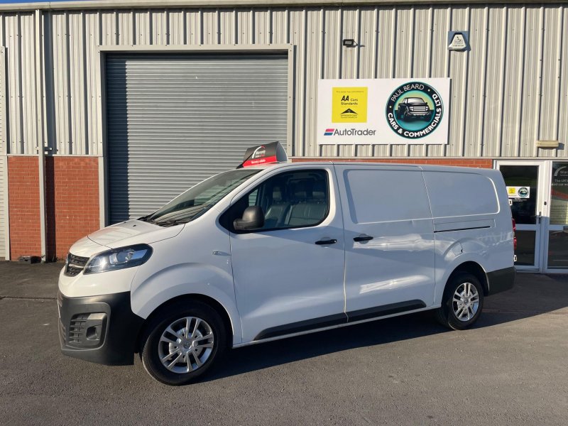 VAUXHALL VIVARO