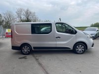 NISSAN NV300