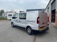 NISSAN NV300