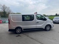 NISSAN NV300