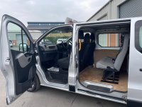 NISSAN NV300