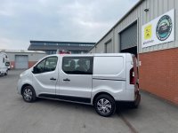 NISSAN NV300