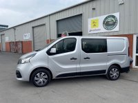 NISSAN NV300