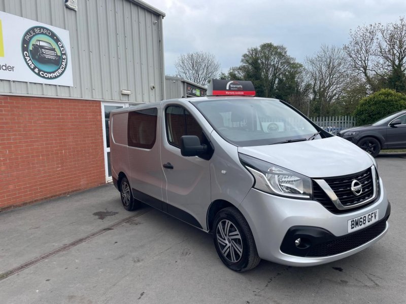 NISSAN NV300