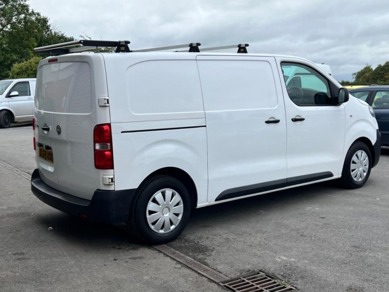 VAUXHALL VIVARO