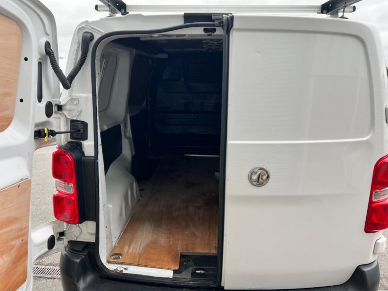 VAUXHALL VIVARO