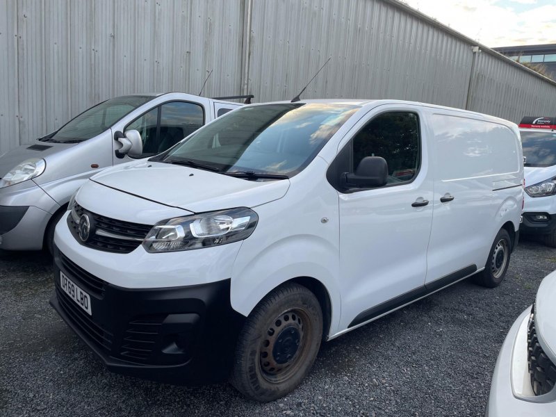 VAUXHALL VIVARO