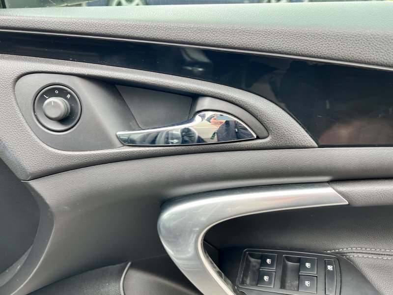 VAUXHALL INSIGNIA