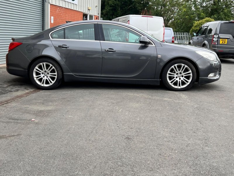 VAUXHALL INSIGNIA