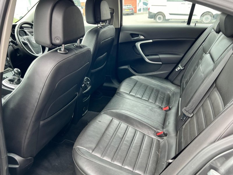 VAUXHALL INSIGNIA