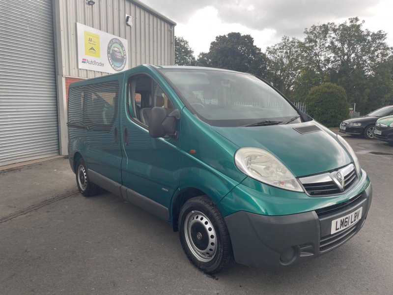 VAUXHALL VIVARO