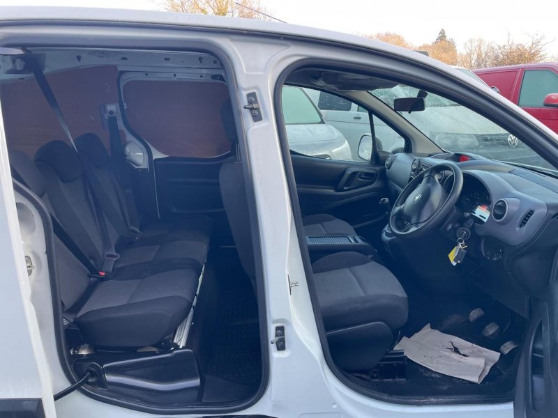 PEUGEOT PARTNER