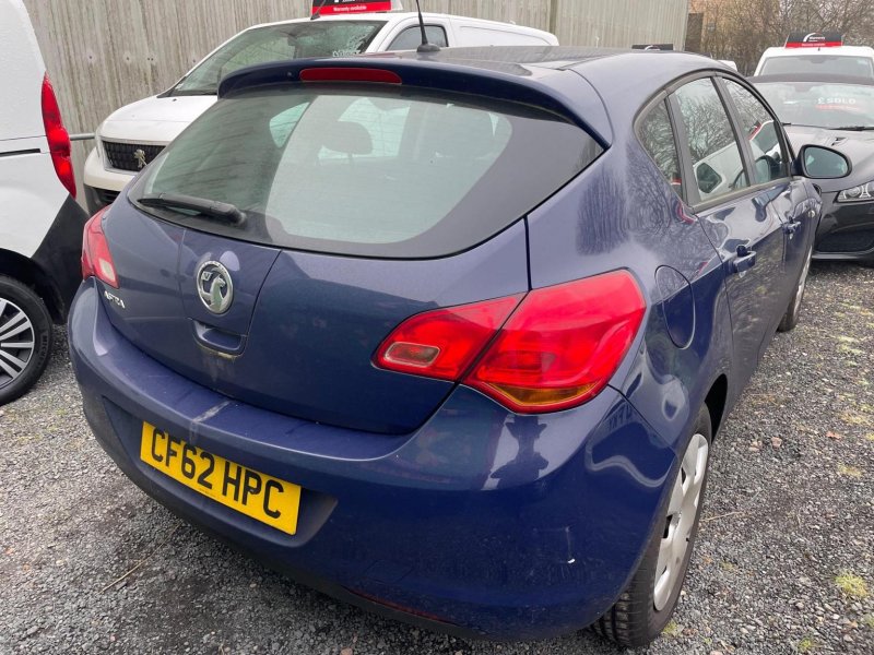 VAUXHALL ASTRA