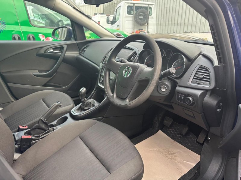 VAUXHALL ASTRA