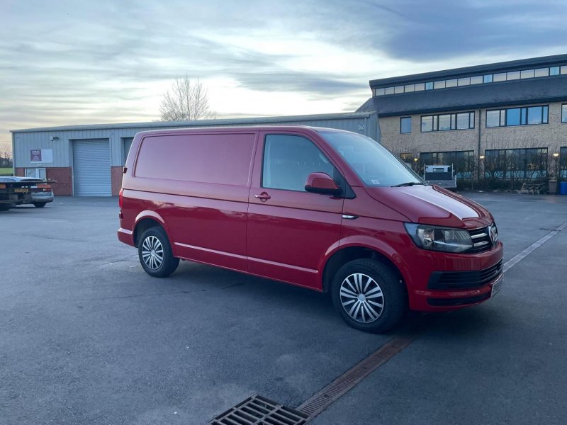 VOLKSWAGEN TRANSPORTER