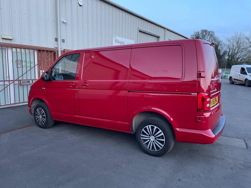 VOLKSWAGEN TRANSPORTER