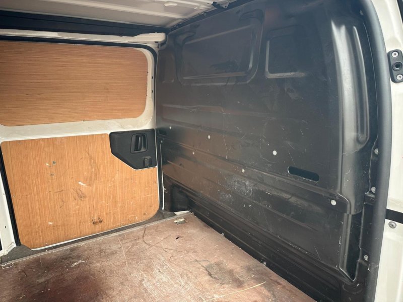 VAUXHALL VIVARO