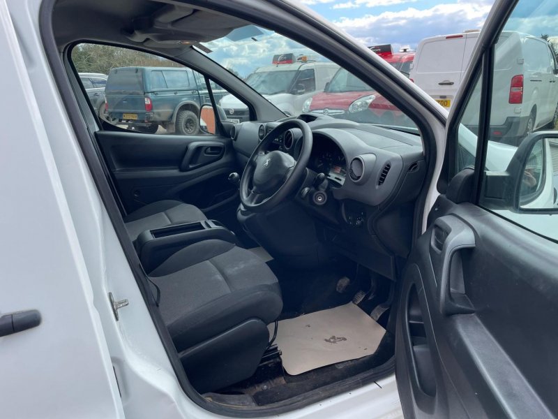 PEUGEOT PARTNER