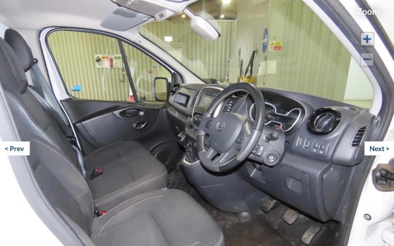 NISSAN NV300