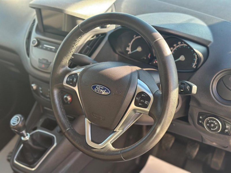 FORD TRANSIT COURIER