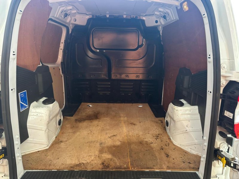 FORD TRANSIT COURIER