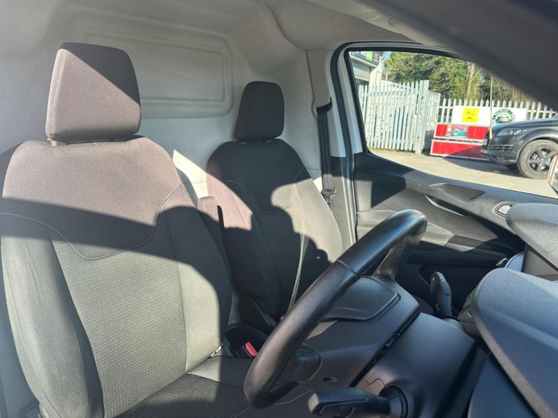 FORD TRANSIT COURIER