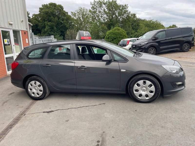 VAUXHALL ASTRA