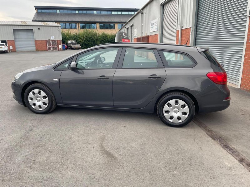 VAUXHALL ASTRA