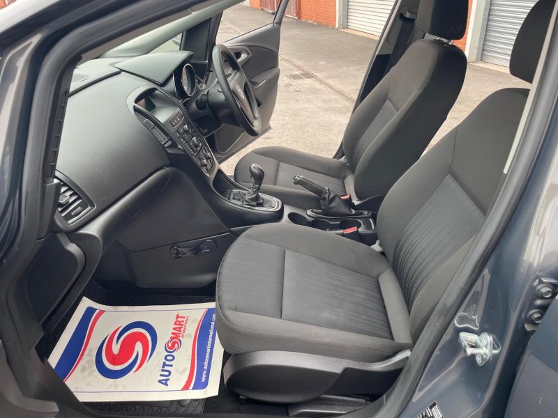 VAUXHALL ASTRA